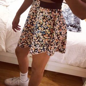 Skirt with flower pattern